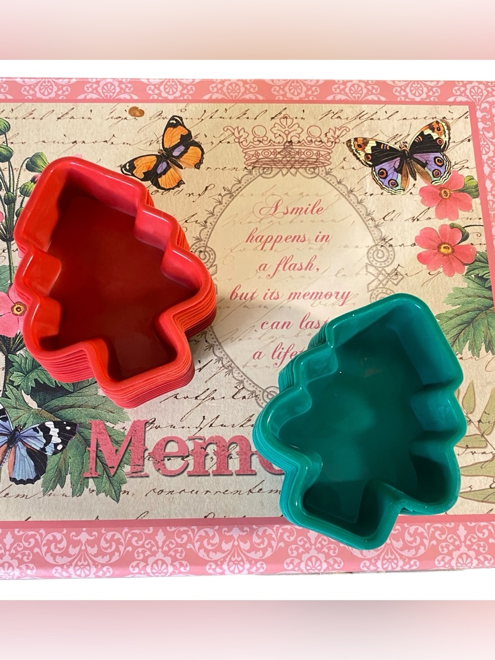Christmas Tree Shaped Silicone Baking Molds Set of 24 Red Green Microwave Safe